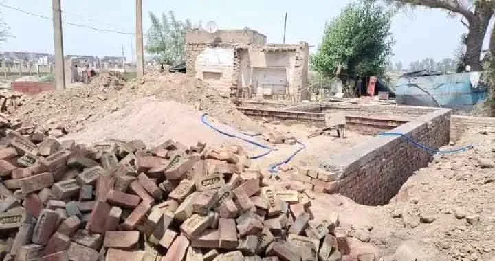नगर परिषद की करोड़ों रुपयों की बेशकीमती जमीन पर कब्जा करने का आरोप
