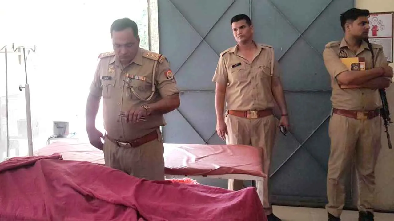 Kairana Road Accident: ट्रैक्टर-ट्राली की चपेट में आकर स्कूटी सवार महिला की मौत, दो घायल