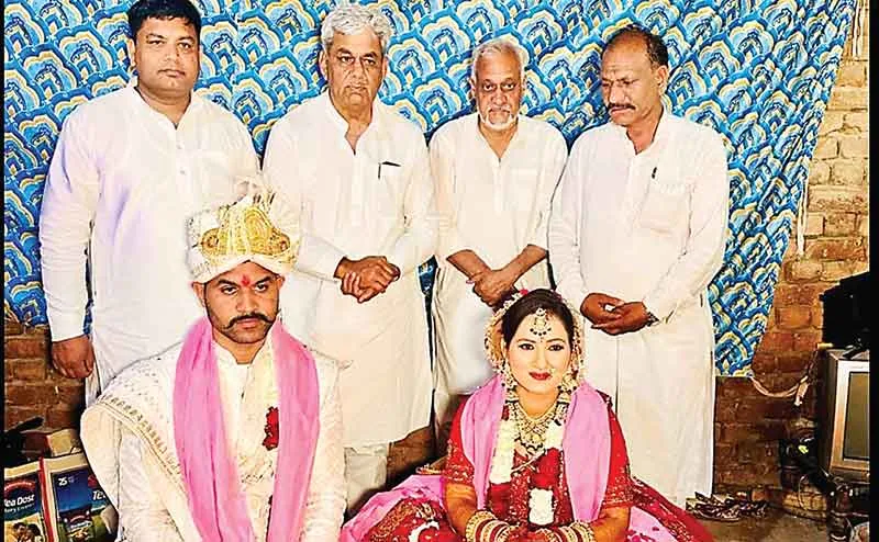 कुरुक्षेत्र का यह पुलिस कर्मचारी सरसा की युवती से शादी करके बन गया चर्चा का विषय!