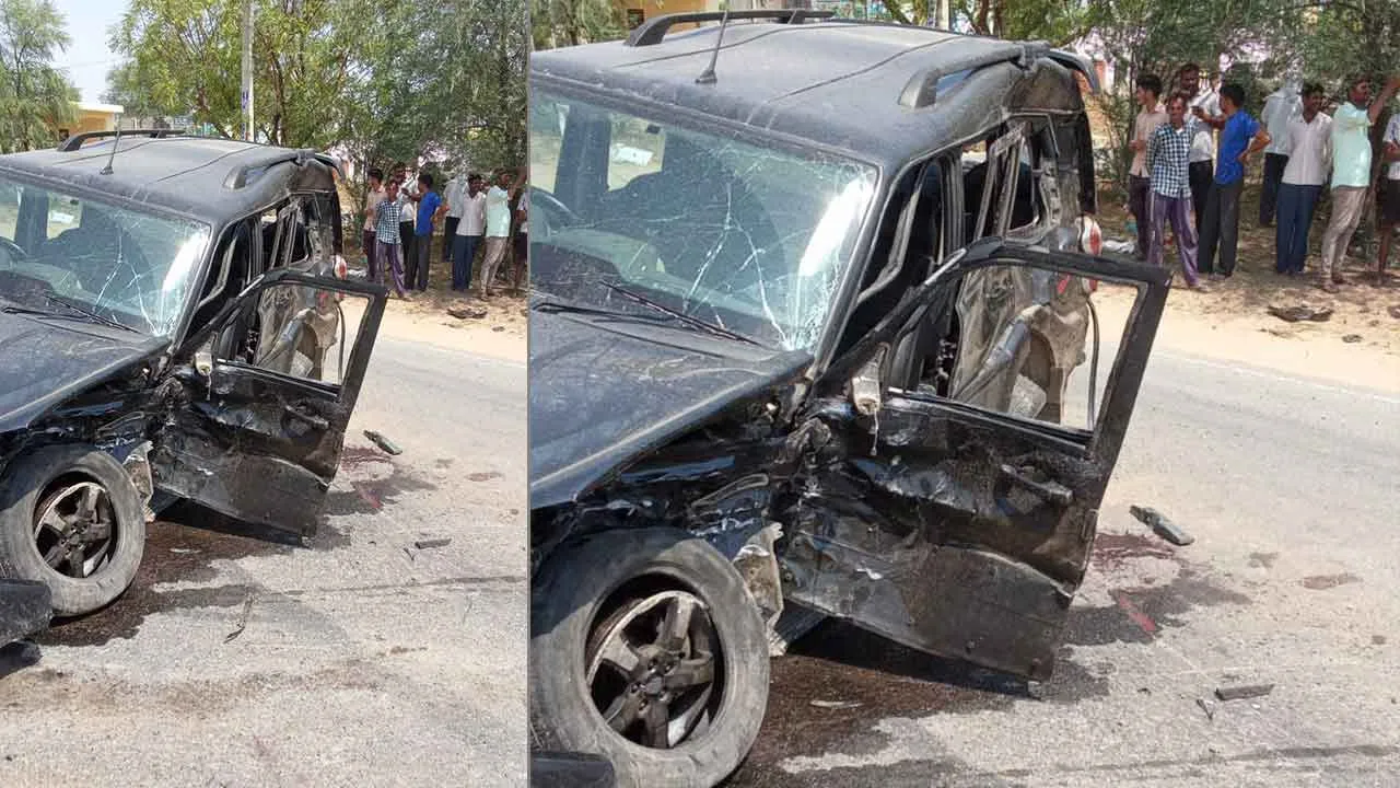 Loharu Road Accident: स्कॉर्पियो डिवाइडर कूदकर दूसरी साइड में आ रही कार से टकराई, 6 घायल