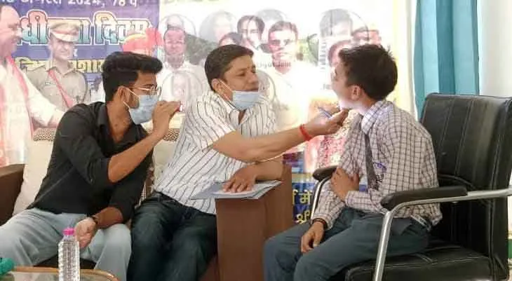 स्वास्थ्य के प्रति सचेत रहने के लिए किया प्रेरित, विश्व स्वास्थ्य दिवस बच्चों के दांतों की जांच