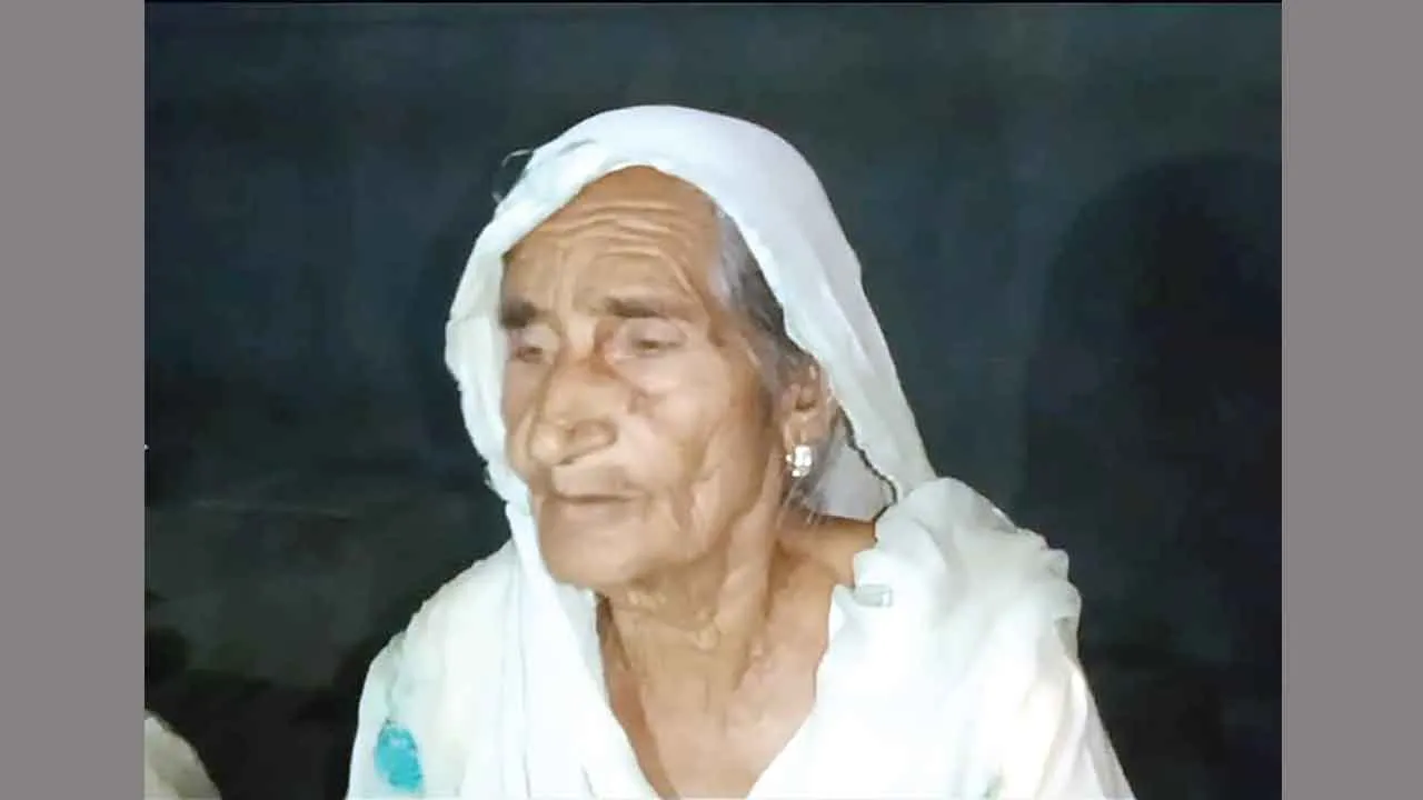 तैश में आए कलयुगी बेटे ने ईंट मारकर पिता को उतारा मौत के घाट