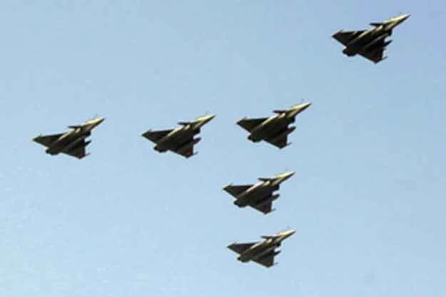Rafale Fighter Jet: भारत की फ्रांस से 26 राफेल मरीन जेट की डील मंजूर