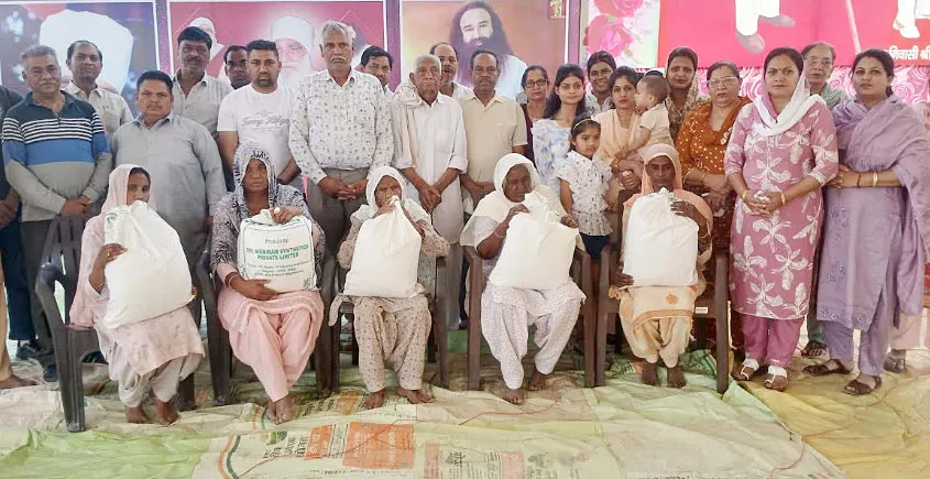 सचखंडवासी हुकमचंद इन्सां को श्रद्धांजलि स्वरूप 5 परिवारों को राशन वितरित