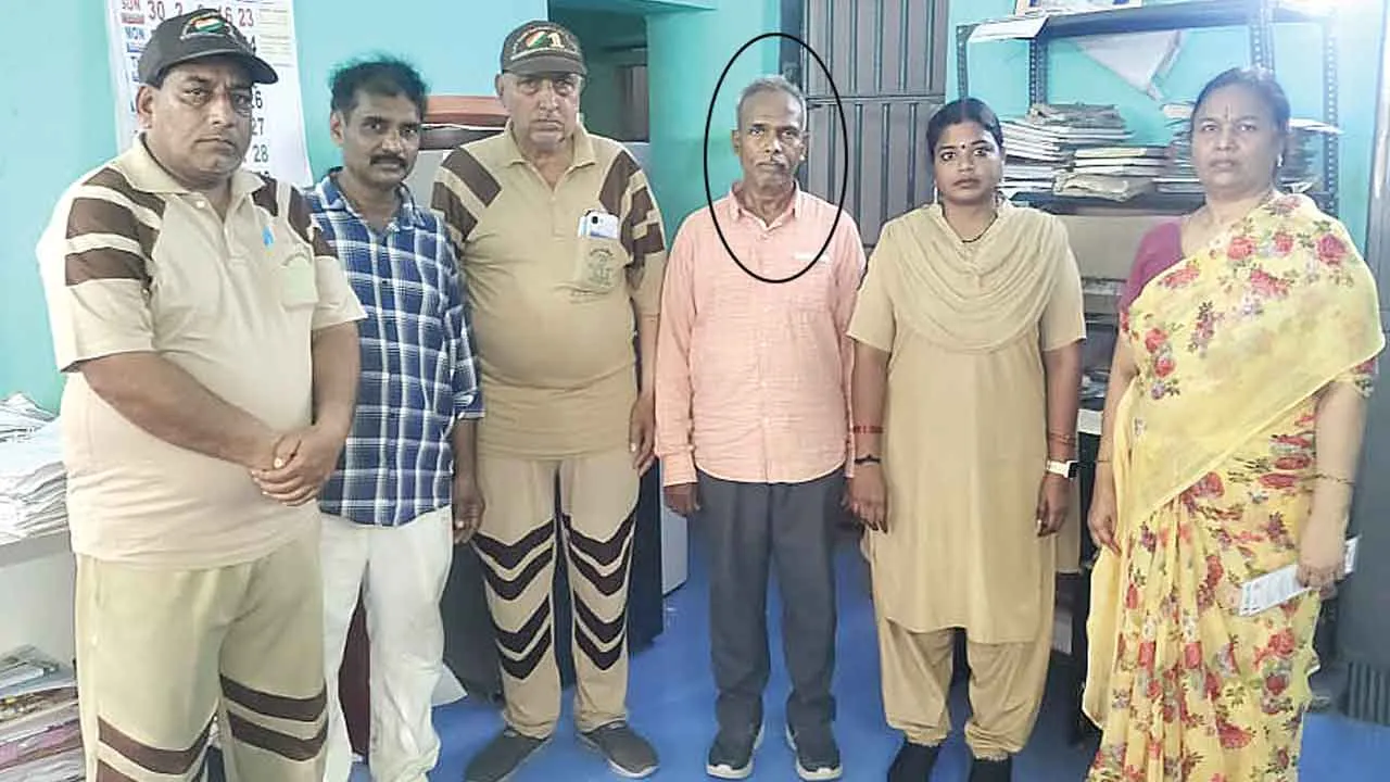 Welfare Work: 55 दिनों तक संभाल, 2500 किलोमीटर दूर आंध्रप्रदेश में जाकर मानसिक रोगी को अपनों से मिलवाया