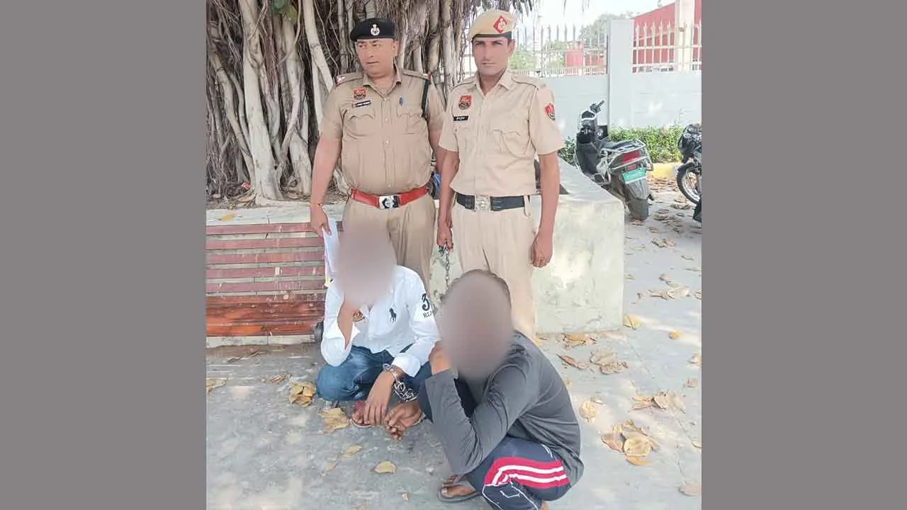 ट्रांसफार्मर का सामान चोरी करने के मामले में पुलिस ने दो आरोपियों को किया गिरफ्तार