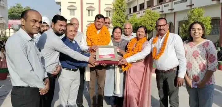 UPSC Result 2025: यूपीएससी टॉपर विनय सोनी ने अपने स्वागत अवसर पर कही ये बड़ी बात!