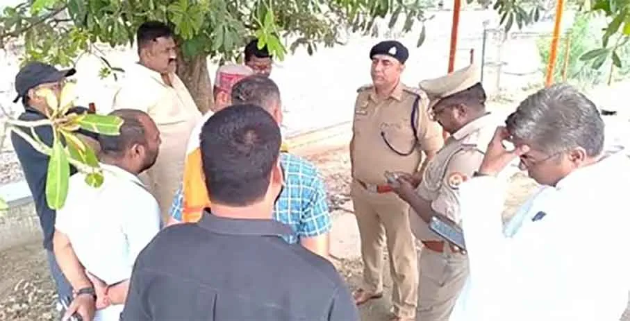 Etawah: छेड़खानी से आहत छात्रा ने खाया ज़हर, ऊसराहार प्रभारी को निलंबित करने की मांग