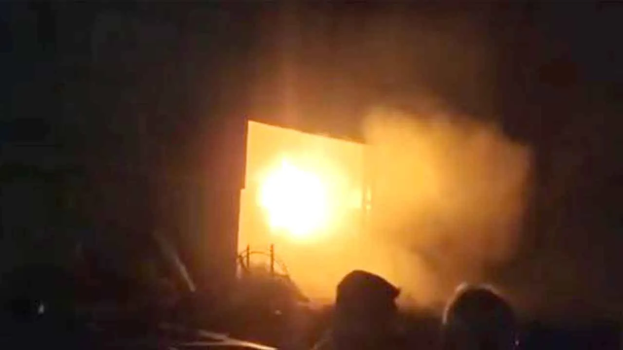 Fire in Rice Mill: राइस मील में लगी आग, 8 फायर ब्रिगेड की गाडियों ने पाया काबू, 5 करोड़ के नुकसान की आशंका