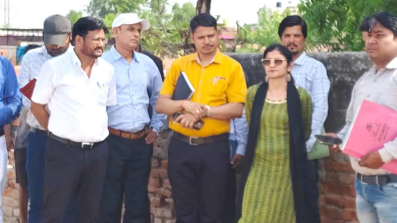 अपर निदेशक ऋतु सुहास ने पालिका के कार्यों की ली जानकारी, दिए निर्देश