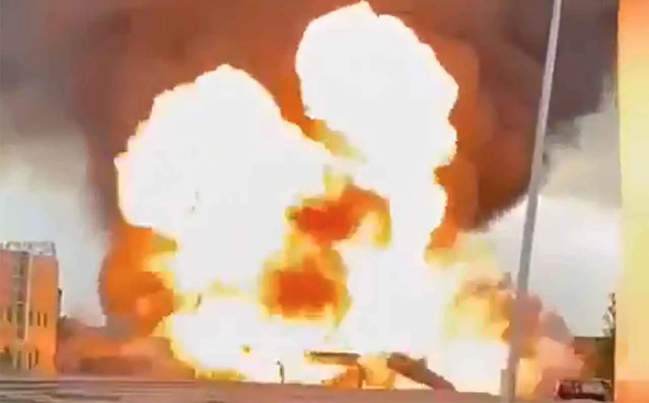 West Midnapore Gas tanker Blast: गैस टैंकर विस्फोट से दहक उठा पश्चिम मिदनापुर, सात गंभीर