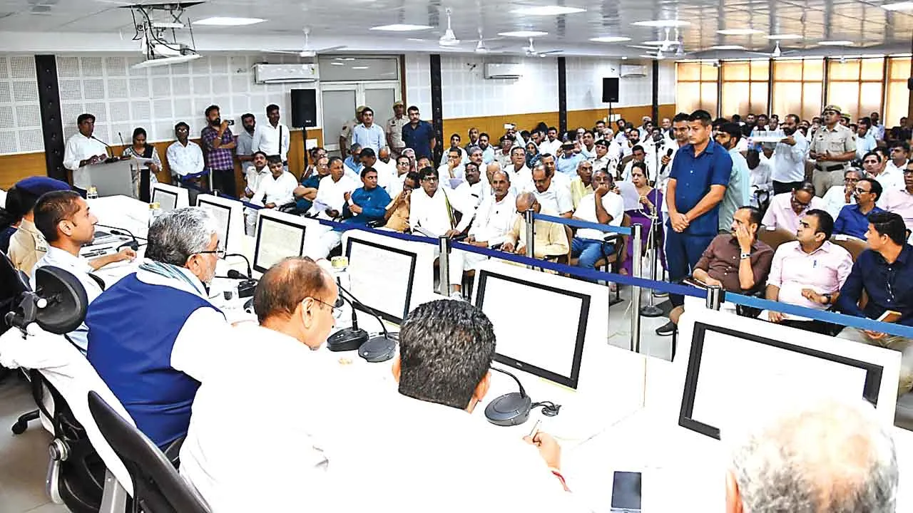 ‘जिन गरीबों के प्लांटों की रजिस्ट्री हो चुकी हैं, उन्हें कब्जा दिलवाया जाए’