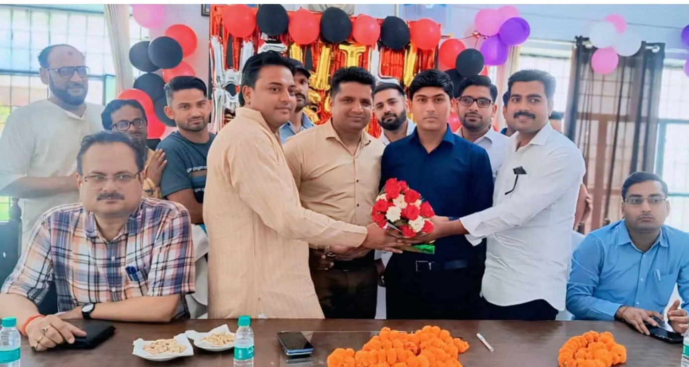 एसडीएम से एडीएम बने स्वप्निल कुमार यादव का भव्य अभिनंदन