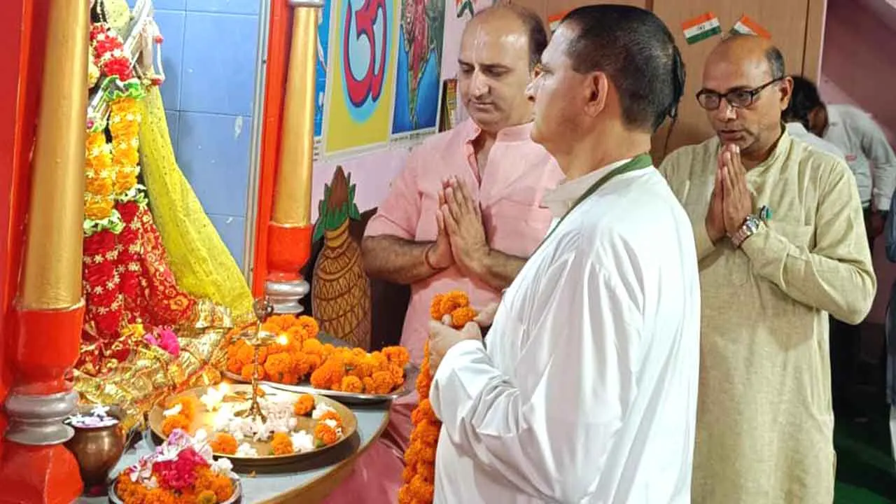 सरस्वती विद्या मंदिर इण्टर कॉलिज में आध्यात्मिक सत्र का आयोजन