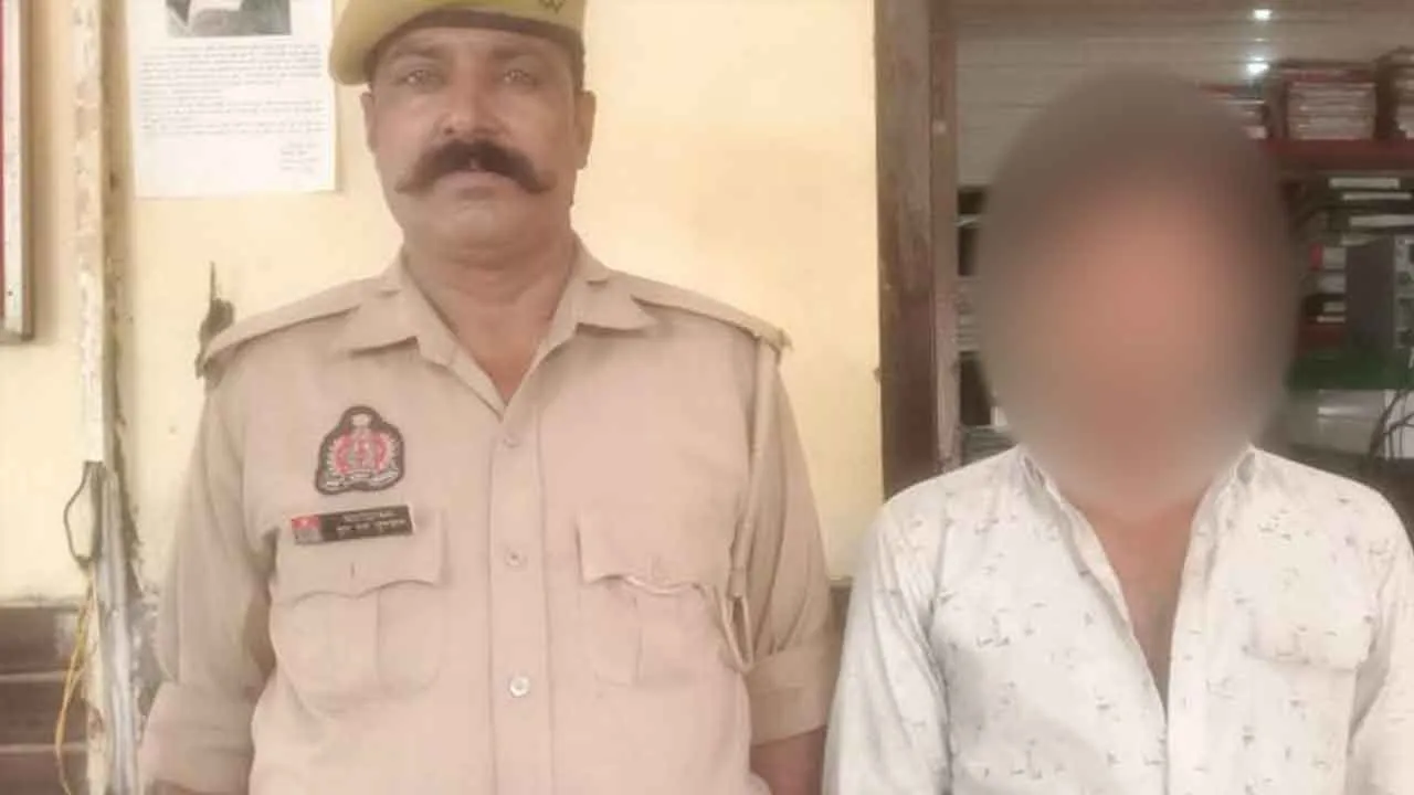 Kairana Crime News: नाबालिग से छेड़छाड़ व मारपीट का आरोपी गिरफ्तार, जेल रवाना