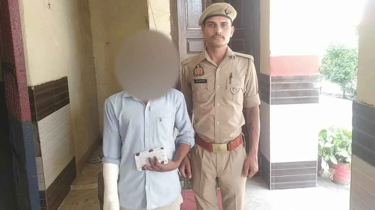 मोबाइल फोन व नकदी बरामद, जुआरी गिरफ्तार