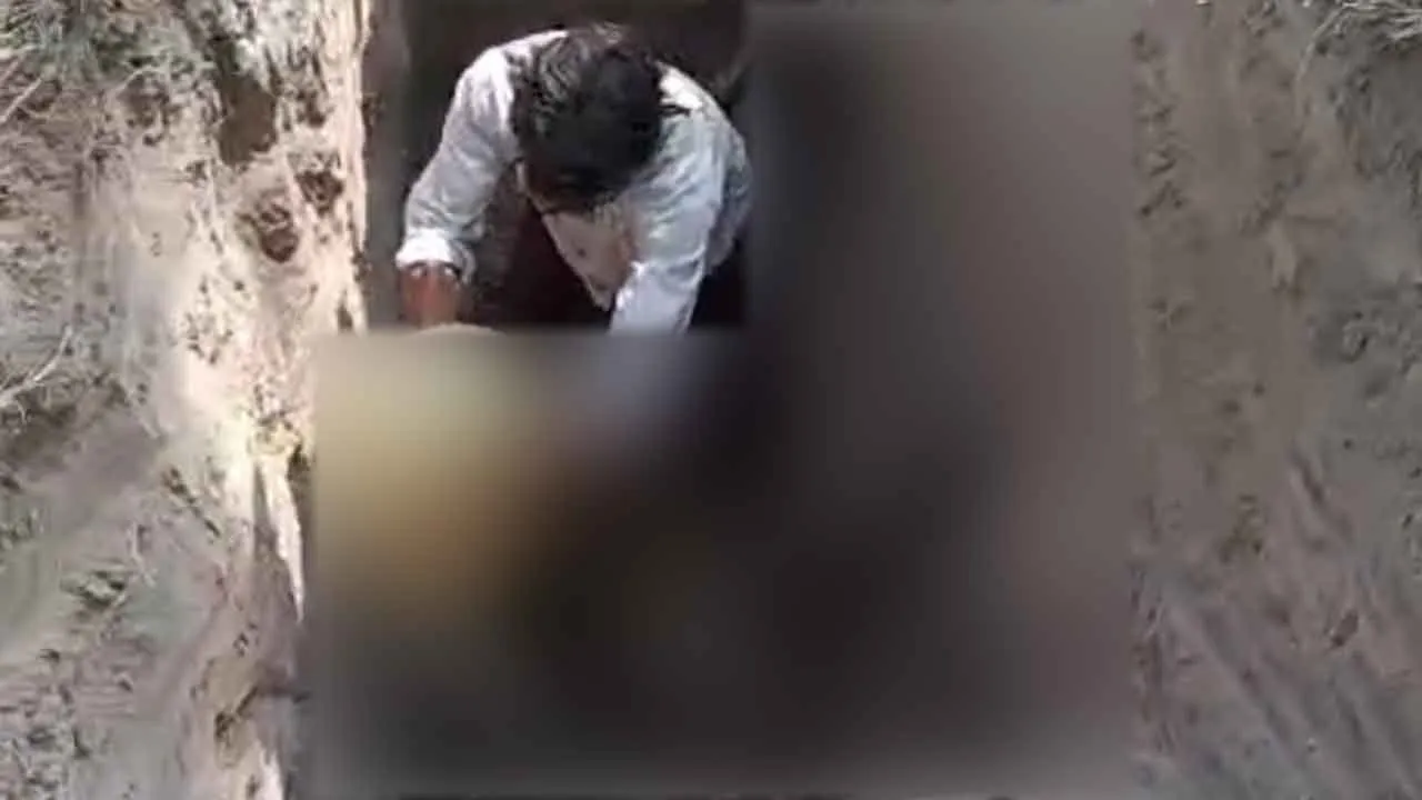 गौसेवा दल ने मृत गाय का किया अंतिम क्रियाकर्म