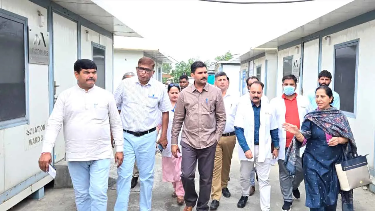 विधायक सतपाल जांबा ने किया जिला नागरिक अस्पताल का निरीक्षण