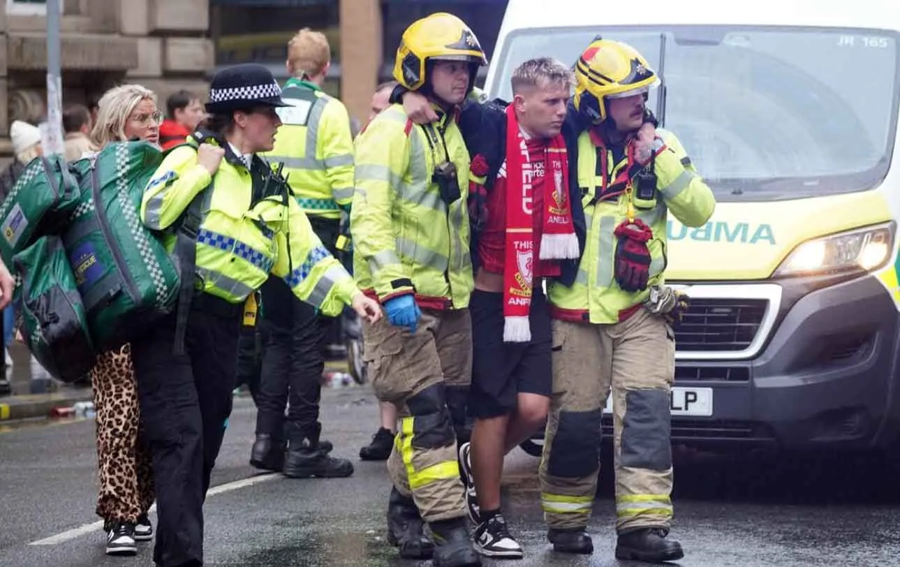 Liverpool Parade incident: लिवरपूल में उत्सव के दौरान दर्दनाक हादसा, भीड़ में घुसी कार