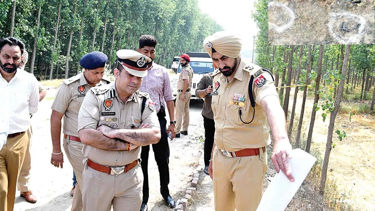 हथियार की रिकवरी करवाने गए गैंगस्टर ने पुलिस पर की फायरिंग