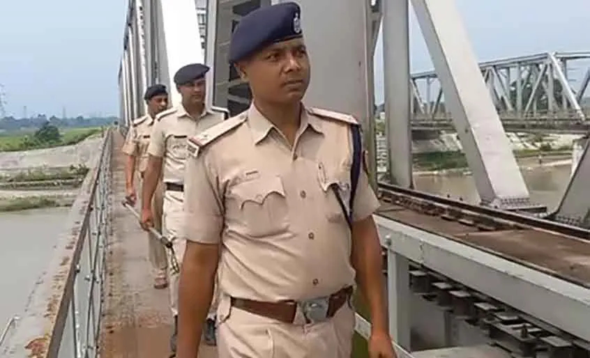 West Bengal RPF: बांग्लादेश की सीमा से सटे रेलवे स्टेशनों-पुल पर आरपीएफ ने बढ़ाई गश्त