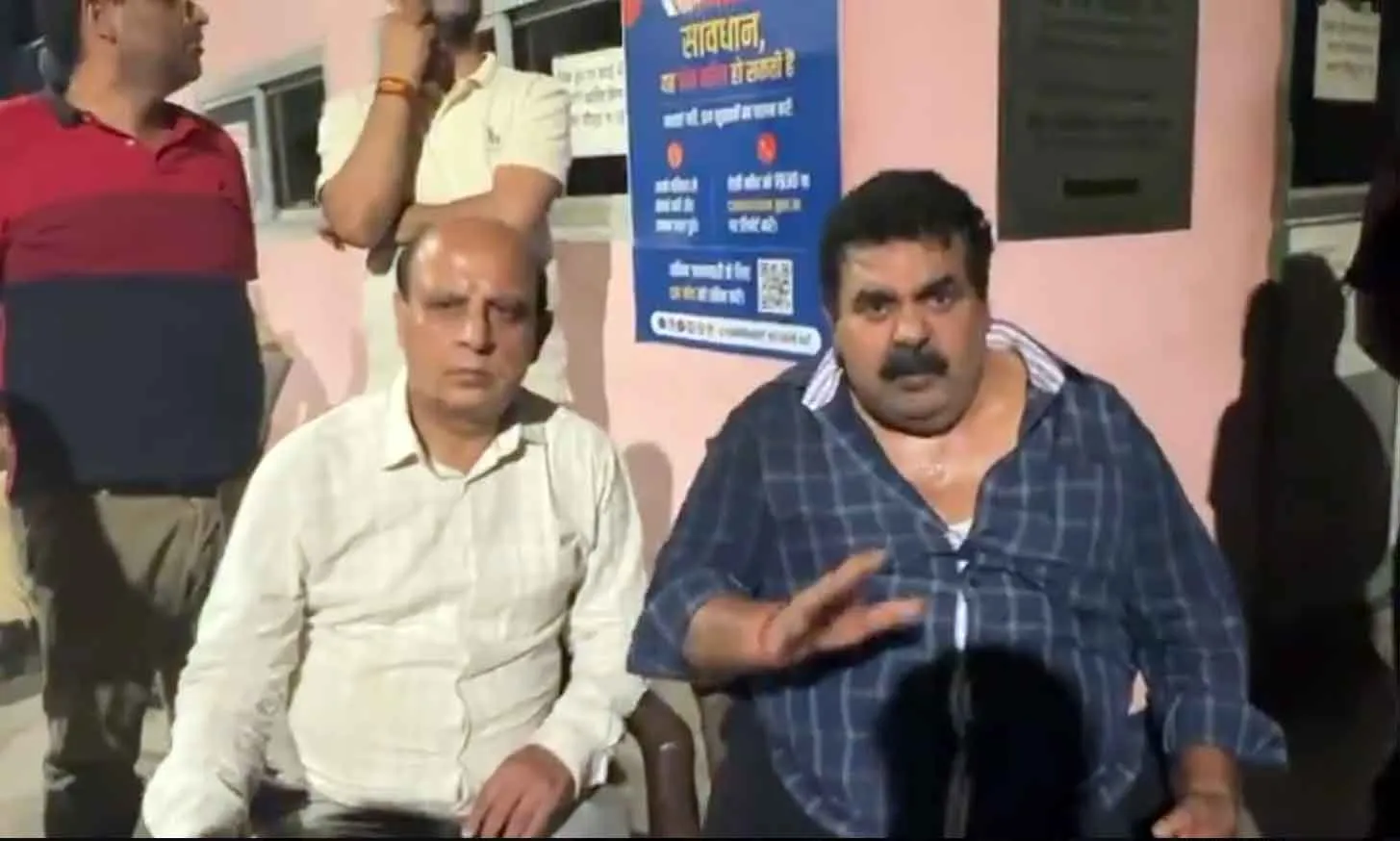NDMC Bulldozer Action: आधी रात को बुलडोजर एक्शन! सरोजिनी नगर मार्केट में NDMC की बड़ी कार्रवाई