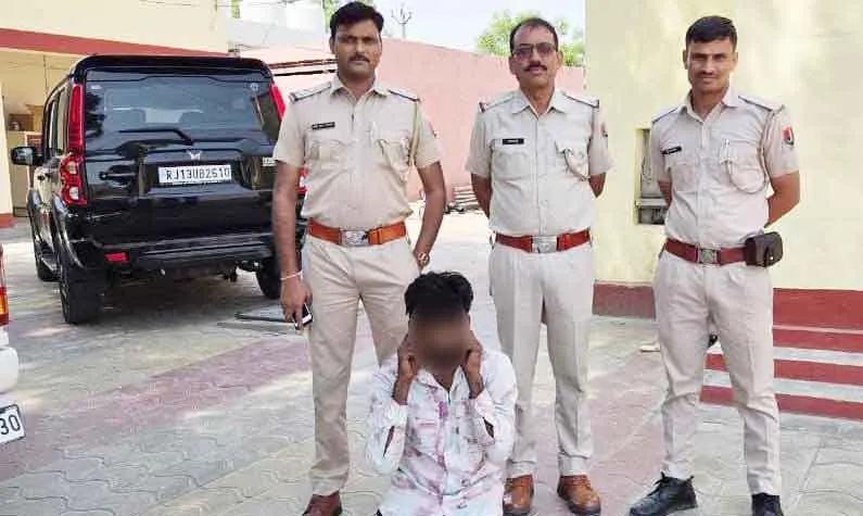खड़े ट्रक से गेहूं चोरी करने के प्रकरण में एक आरोपी गिरफ्तार
