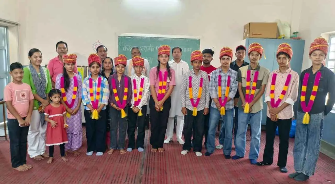 Hanumangarh Town: मेधावी विद्यार्थियों को किया सम्मानित