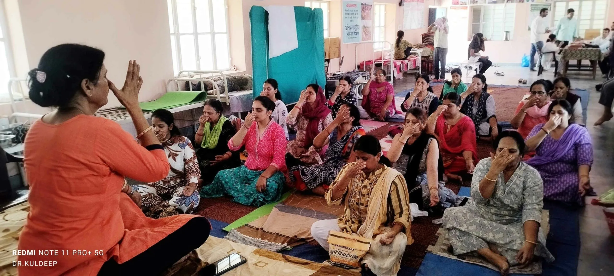 Yoga: समग्र स्वास्थ्य एवं संतुलित जीवन जीने में सहायक है योग
