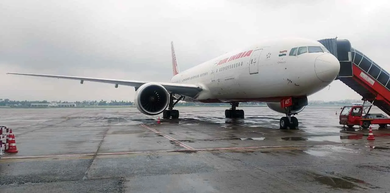 Air India flight cancelled: एक बार फिर एयर इंडिया उड़ान को बीच रास्ते से लौटना पड़ा, यात्रियों को दी गई सहायता