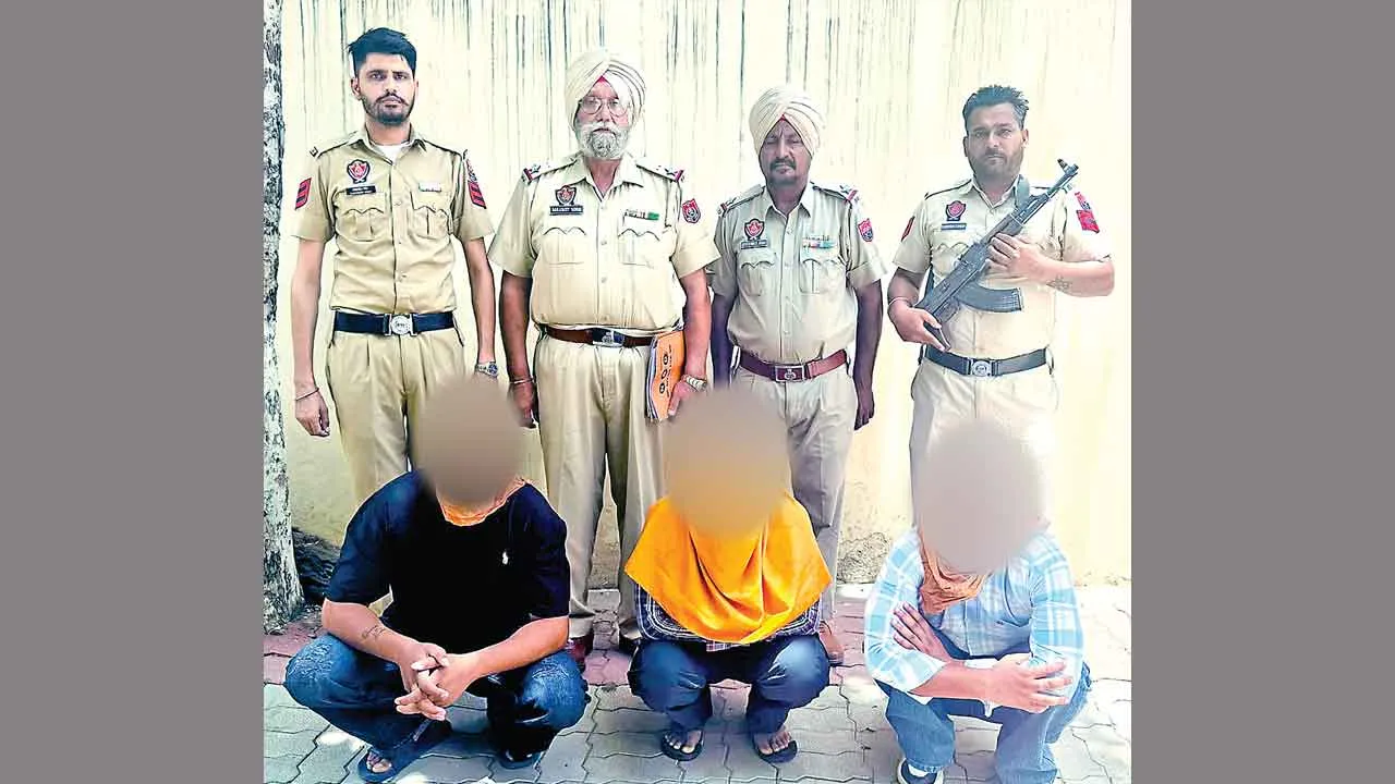 हथियार तस्करी गिरोह का पर्दाफाश, 3 तस्कर काबू