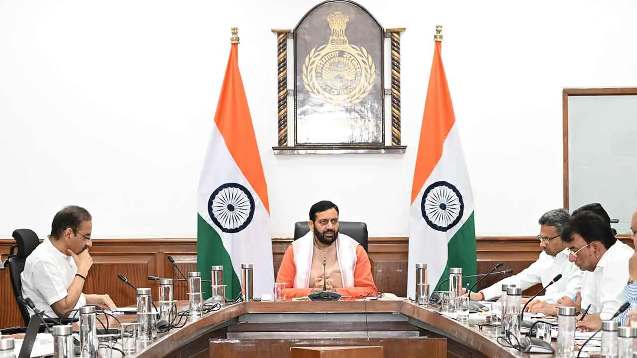 Haryana News: सीएम ने 100 करोड़ से अधिक राशि वाली सिंचाई और जल संसाधन परियोजनाओं की समीक्षा की
