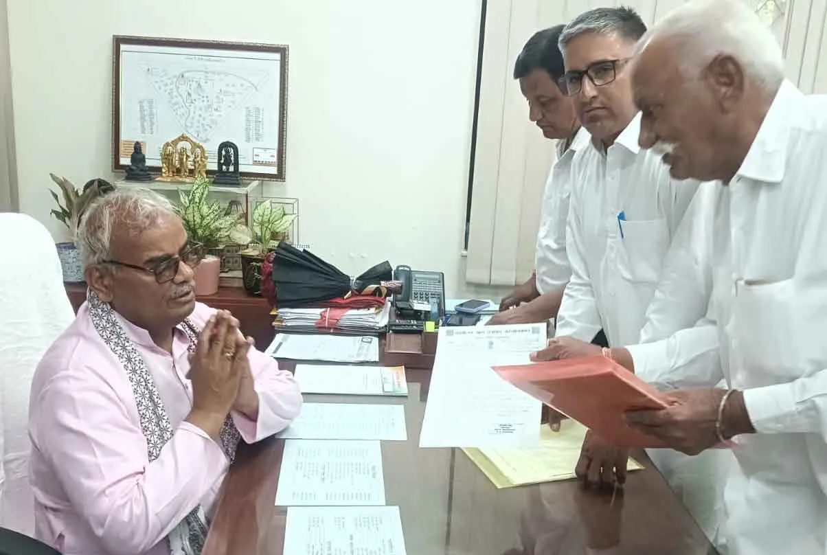 बकाया राशि पंचायत खातों में जमा करवाने की मांग