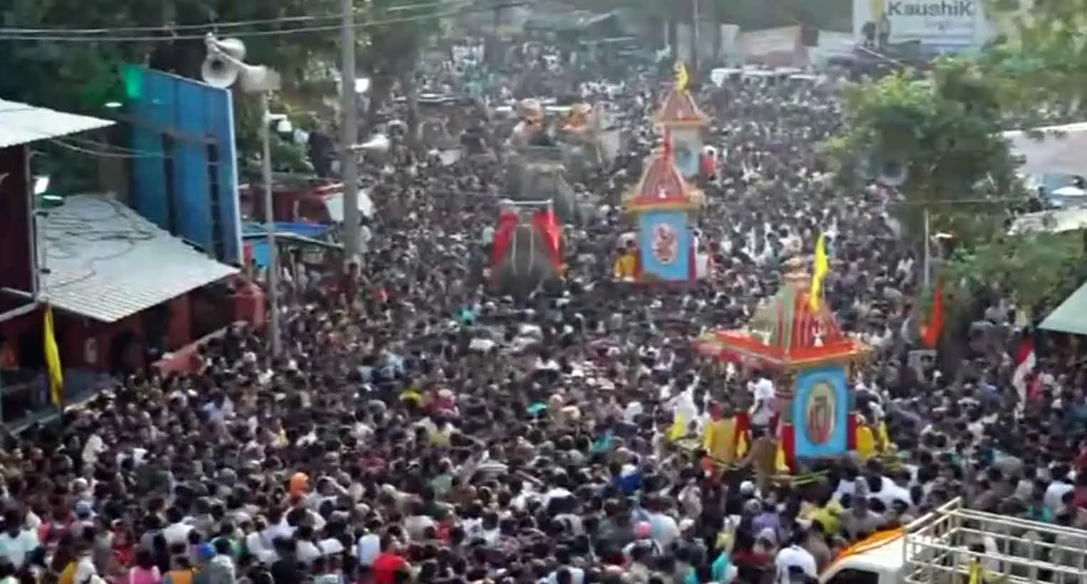 Ahmedabad Rath Yatra: अहमदाबाद रथयात्रा के दौरान बेकाबू हुए तीन हाथी, मची भगदड़!