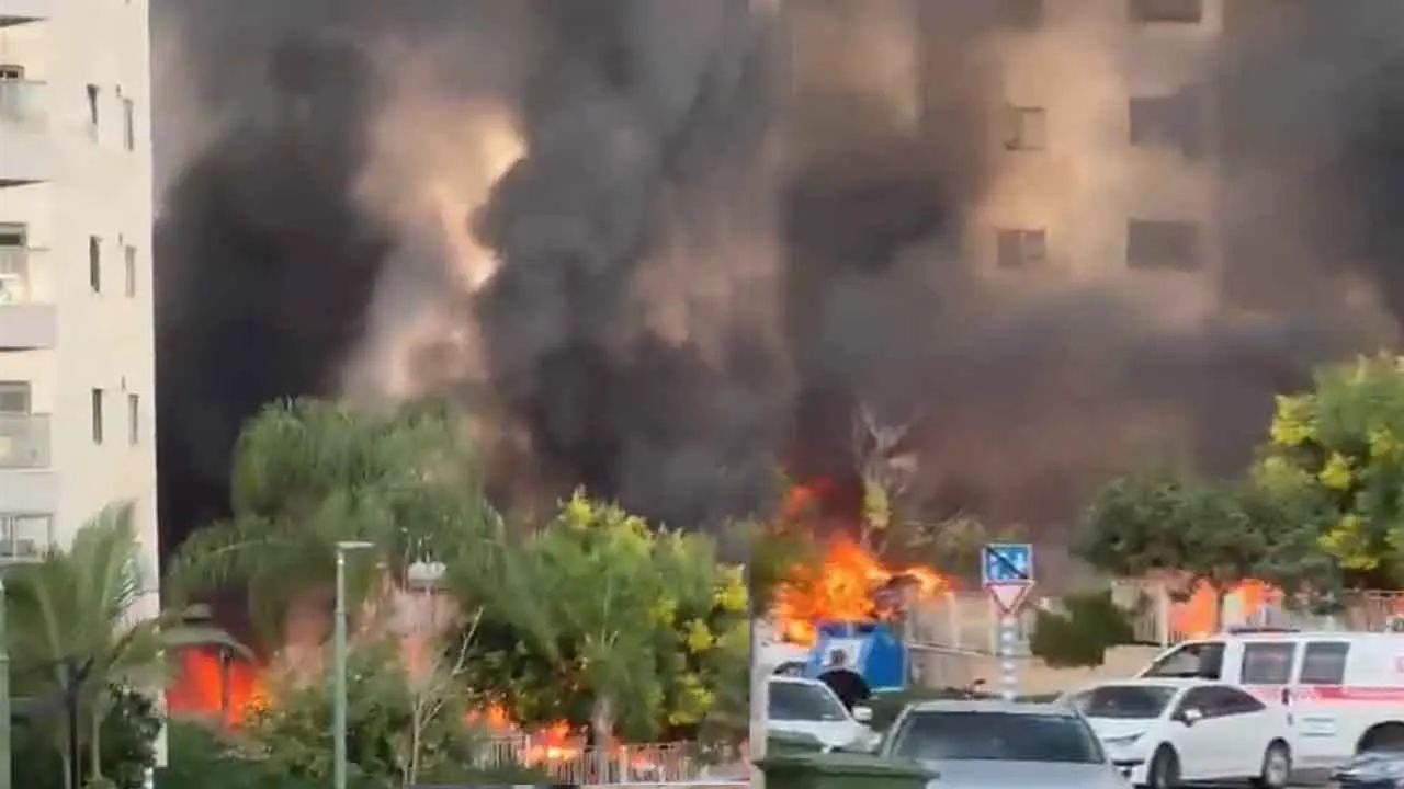 Israel-Hamas War: इजरायली सेना ने गाजा में हमास नेता और 2 सीनियर कमांडर्स मारे