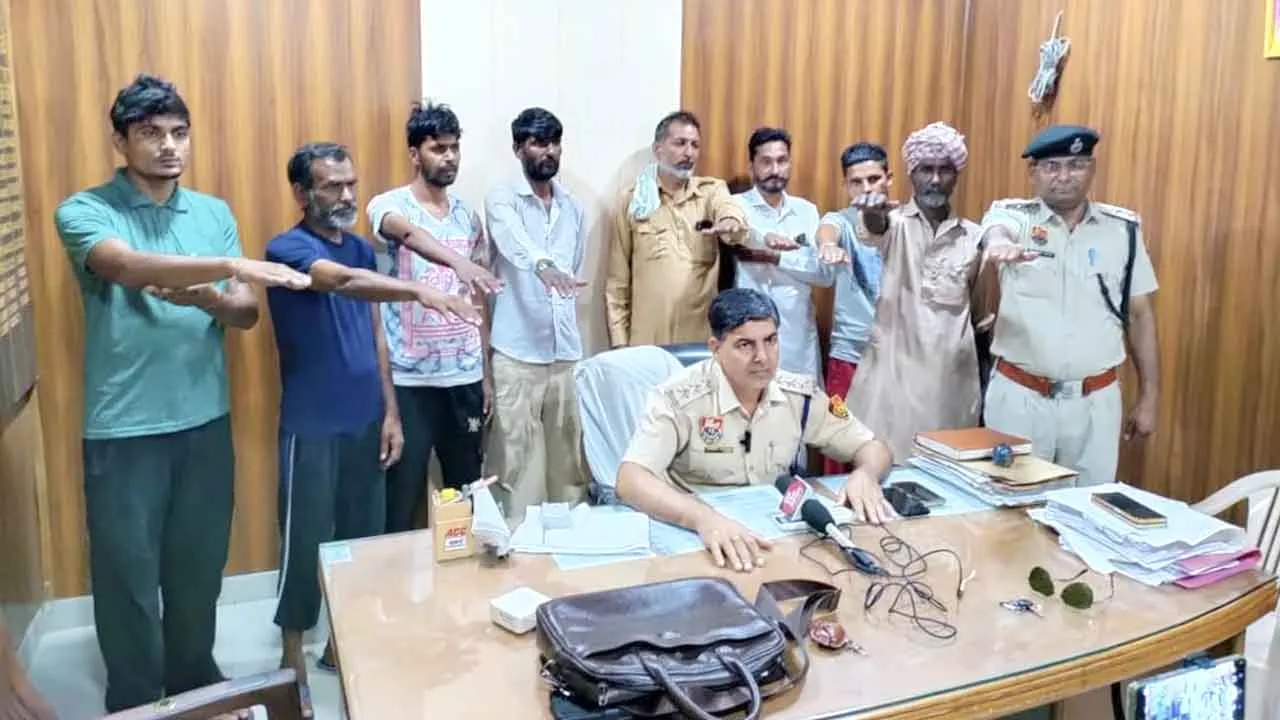 नशा मुक्त भारत अभियान पखवाड़ा के तहत आठ युवाओं को दिलाई गई नशा छोड़ने की शपथ