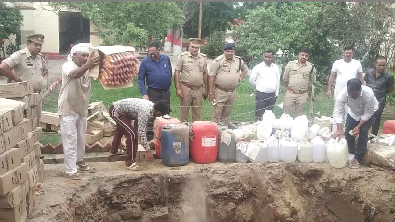 ऑपरेशन क्लीन के तहत 1557 पेटी शराब व बीयर कैन कराई नष्ट