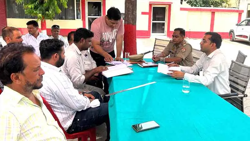 थाना समाधान दिवस में एसडीएम व सीओ ने सुनी जनसमस्याएं