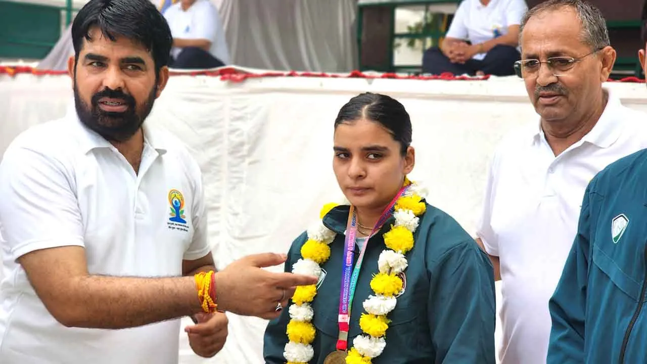 दीपिका ने स्वर्ण व चिराग कांस्य पदक पर किया कब्जा