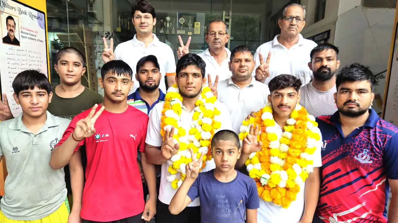 इंटर स्टेट रेसलिंग मे प्रताप स्कूल के उमेश ने स्वर्ण व आकाश ने जीता कांस्य पदक