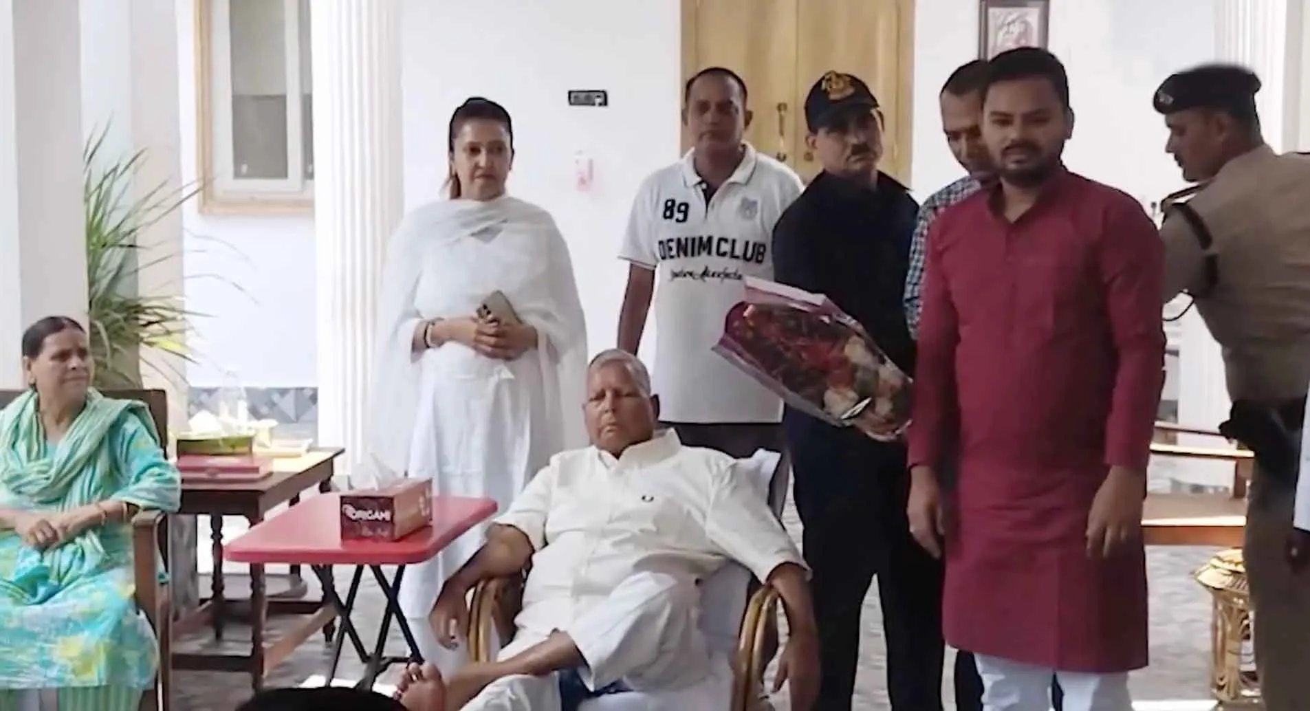 Lalu Yadav: बिहार में बवाल! ‘बाबा साहेब का अपमान, शर्मनाक’! ऐसा क्या था लालू प्रसाद यादव की जन्मदिन की वीडियो में?