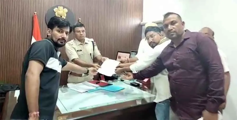 Hanumangarh: ‘बेखौफ होकर नशा बेच रहे तस्कर’! राजनीतिक संरक्षण के चलते नहीं कोई पुलिस कार्रवाई का डर!