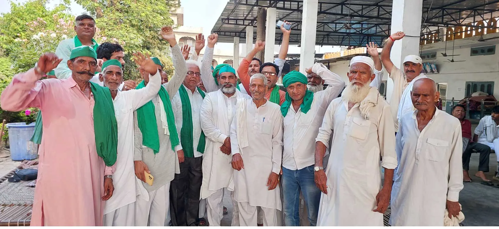 देवल में भाकियू का आंदोलन तेज, गुरुद्वारा बचाने की मांग पर अड़े किसान