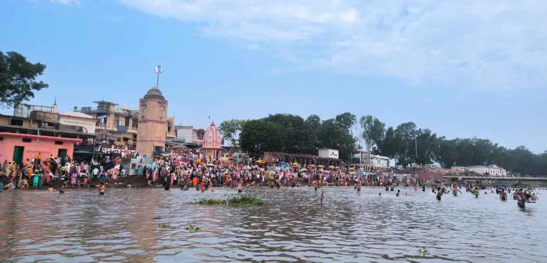 शुकतीर्थ में ज्येष्ठ दशहरा पर लाखों श्रद्धालुओं ने किया स्नान