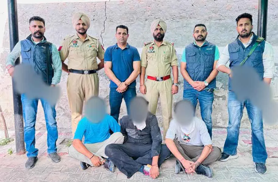 कई मामलों में वांछित तीन भगोड़े गिरफ्तार