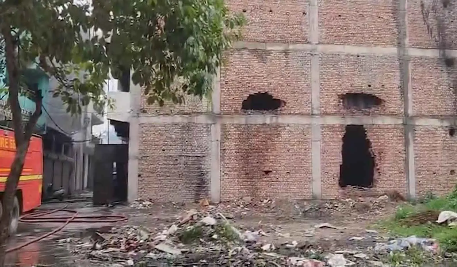 Rithala Fire: दिल्ली के रिठाला में केमिकल फैक्ट्री जली, तीन लोग जिन्दा जले