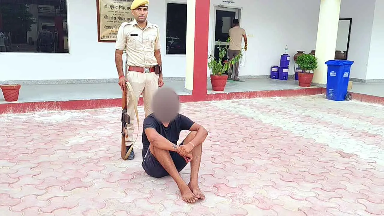 रास्ता रोककर लाठी, चाकू व लोहे की चैन से जानलेवा हमले करने के मामले में राजगढ थाना पुलिस ने एक आरोपी को किया गिरफ्तार