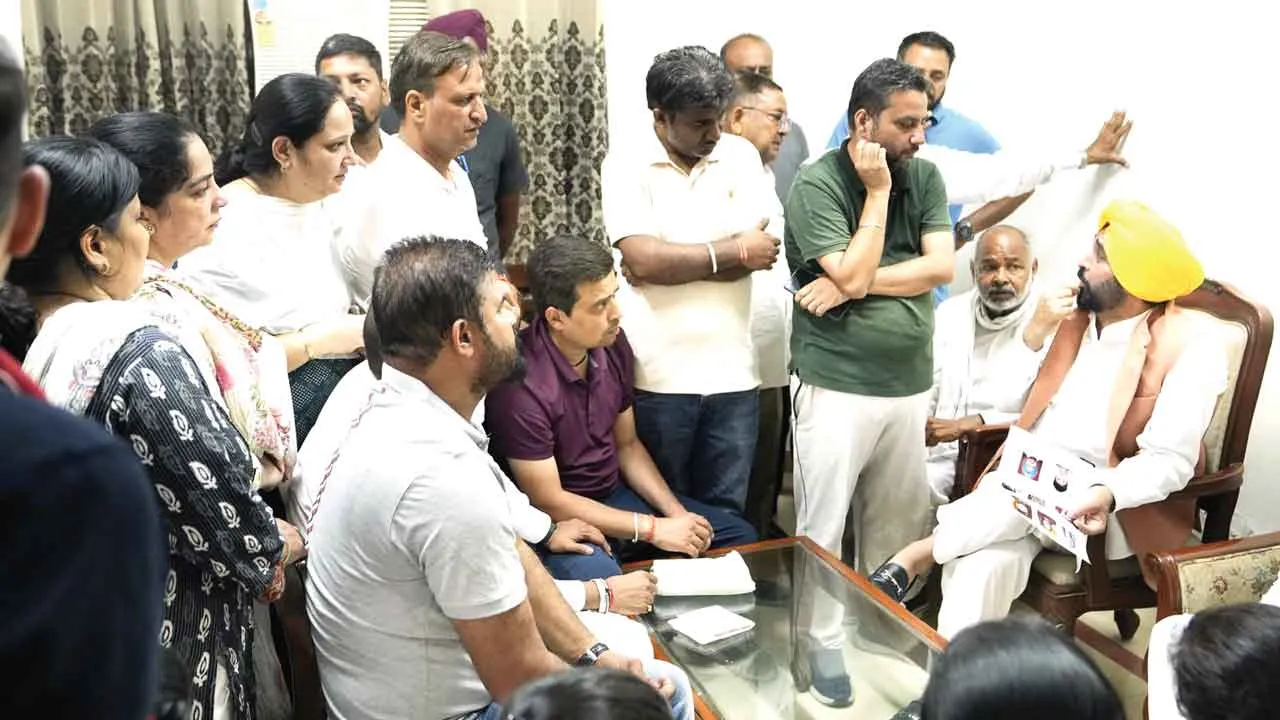 सीएम ने मृतक बच्चों के माता-पिता का दुख सुना, दोषी की गिरफ्तारी के आदेश