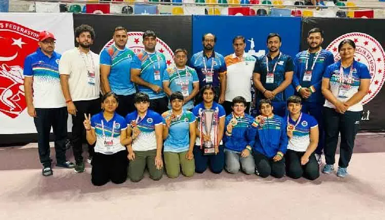 Yasar Dogu Wrestling Tournament: तुर्की में भारतीय महिला पहलवानों ने विदेशी पहलवानों को धूल चटाई