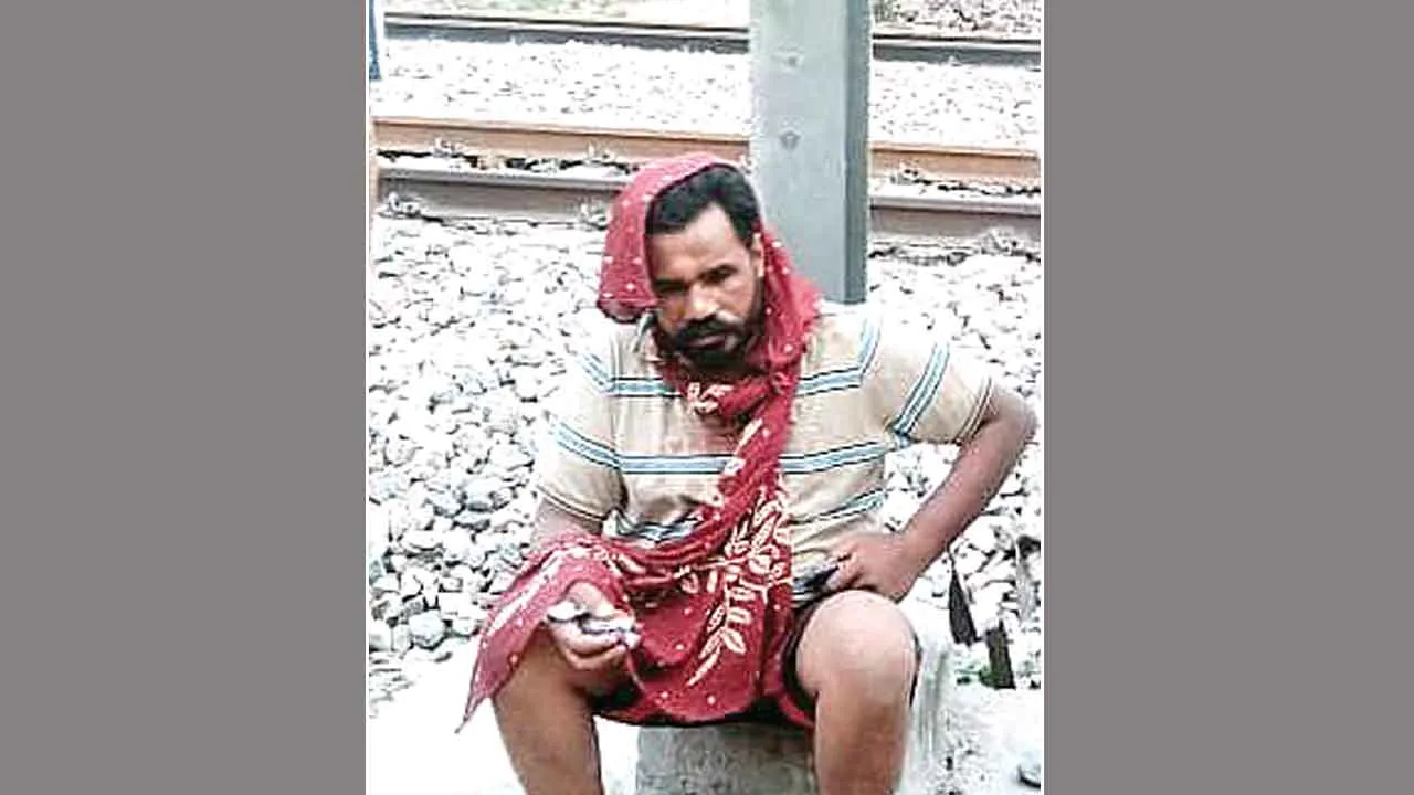 Railway: बदमाशों ने चलती ट्रेन से दिया युवक को धक्का, डेरा श्रद्धालु ने ऐसे बचाई जान